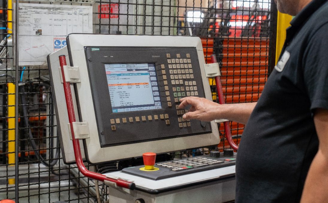 maquinaria CNC para curvado de tubos