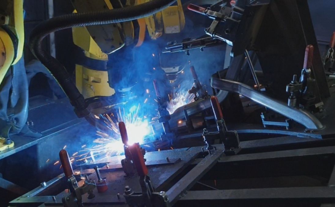 soldadura manual vs robotizada